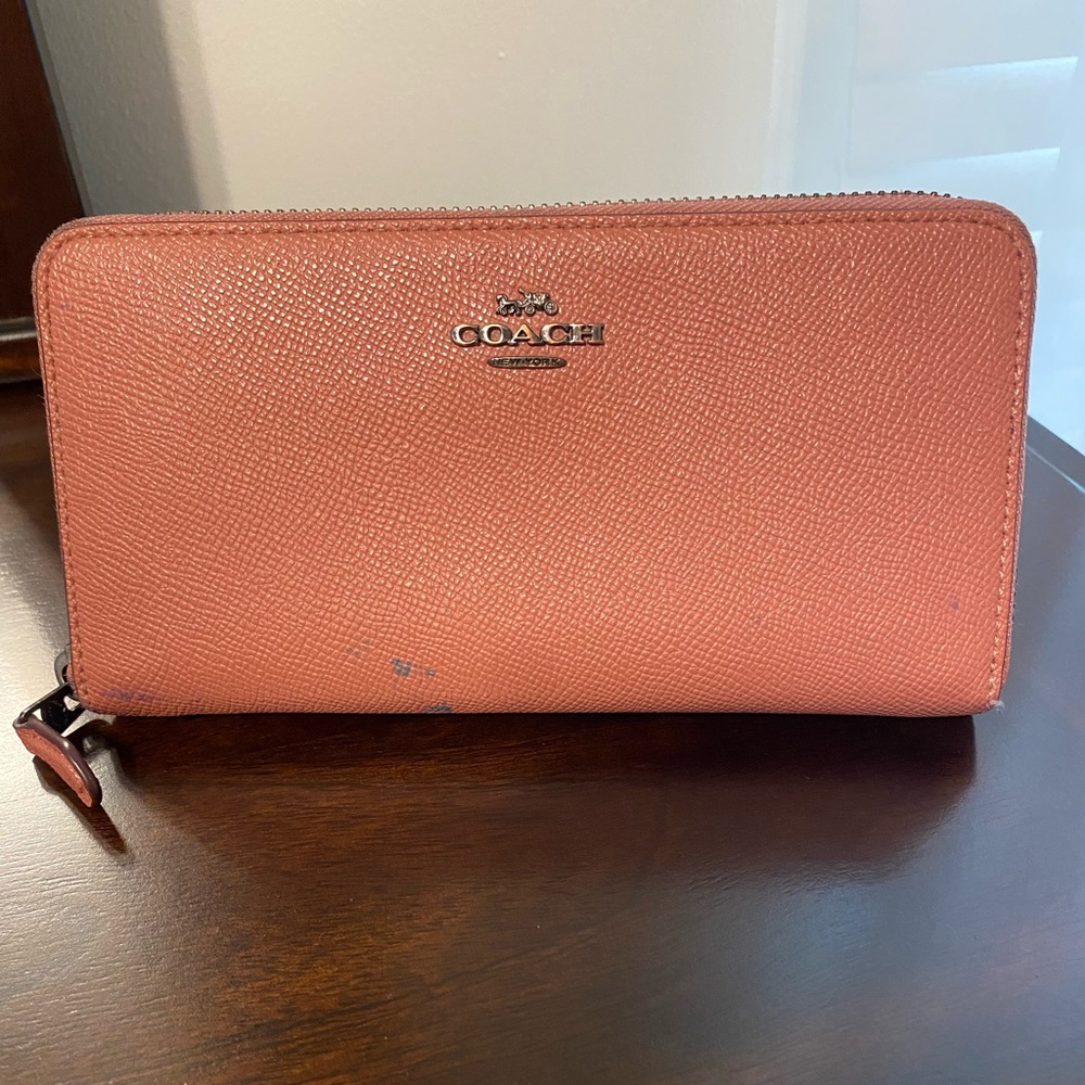 COACH Crossgrain Leather Accordion Zip Wallet